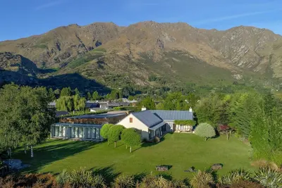 Image de Art on Point | Peaceful & Spacious | Shotover Canyon