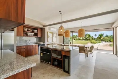 Image de Luxury 4 Bedroom Beach Casa