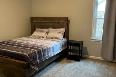 Image de 3-bedroom house in fabulous Cary with cool neighborhood vibes