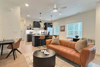 Image de Upscale Stay, Free Parking, Walk to Eats and Parks