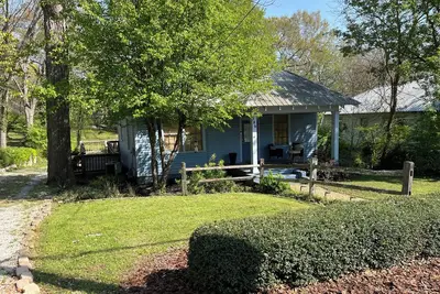 Image de 2-bedroom Athens house near downtown and campus