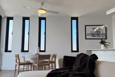 Image de Modern coastal stay in the heart of Scarborough