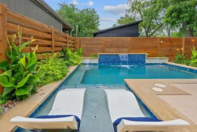 Image de 3br Oasis Near SoCo --- Pool --- Bbq --- Mins to Dt Atx