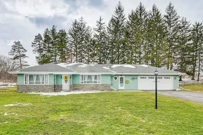 Image de Rural Byron Retreat w/ Scenic Surroundings + Yard!