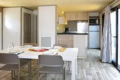 Villa avec terrasse privée et piscine partagée