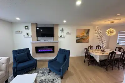 Image de 5 bedroom 3 Bathroom house\nBig back yard to enjoy the summer