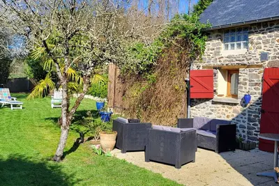 Image de Jolie maison en pierres avec son jardin bucolique. . . Dépaysement assuré!