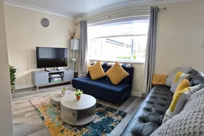 Image de Cosy 2 Bedroom House Stevenage Old town Close to Train Station Sleeps 4-6