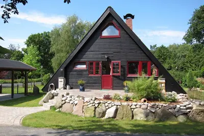 Image de Cozy & charming roof-only house completely fenced with large plot