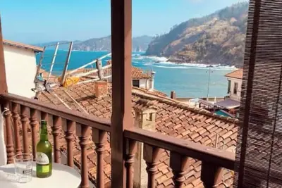 Image de Balcony with sea views, 2 min from the beach - Fisherman's house in Tazones
