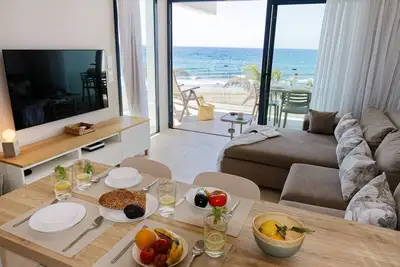 Image de 1. 6 Amapola Moon - beachfront comfort.