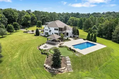 Image de Above Iris Estate | 100+ Acres | Pool/Spa | Private | Luxury