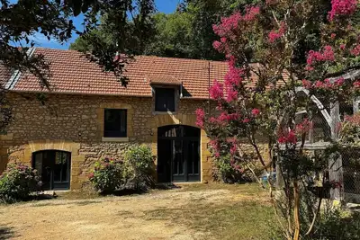 Image de La ferme de Belcayre: gîte La Grange 90m2, 4 pers-2ch avec piscine, rivière, 🐾