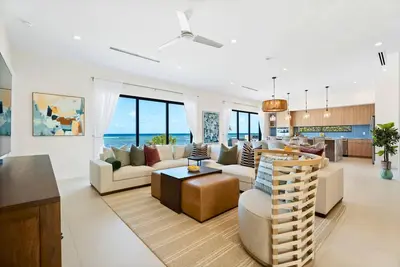 Image de Coastal Charm: Brand New Oceanfront Home w/ Pool, Backyard Snorkeling, + Designer Interiors