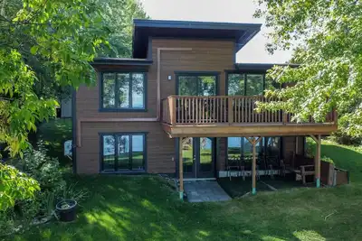 Image de Magnifique chalet au bord du Lac-Saint-Jean