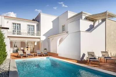 Image de Villa Costanza – The Istrian Hideaway<br>Luxury villa for up to 8 guests with heated private pool in peaceful surroundings.