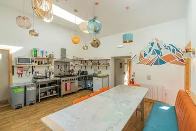 Image de Elm - private bunkroom in a shared bunkhouse