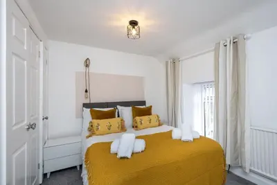 Comfortable 3br  | Parking, WiFi & Great Location