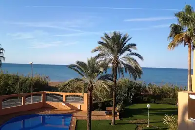 Image de Flamingo : vues frontales sur la plage, accès direct