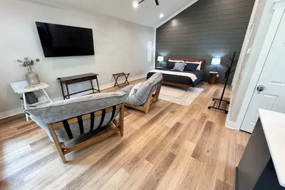 Image de On Caddo - The Retreat @ Jackson Arms Hideout