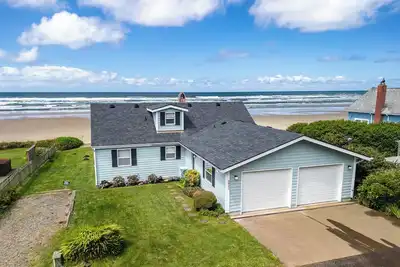 Image de Oceanfront Yachats Retreat with Private Beach Access for 30+ Night Stays