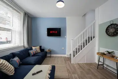 Image de Parking • 2 Baths • Garden + Dining Area