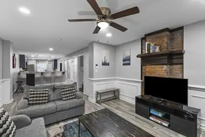 Image de Downtown Luxury | Free Parking | Steps to DuPont