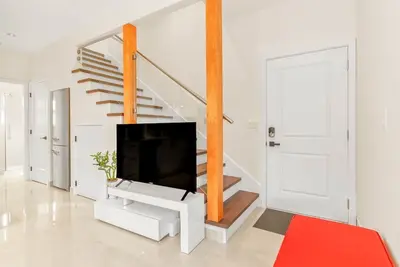 Image de New 3br Laneway Home in Quiet Area Near Downtown