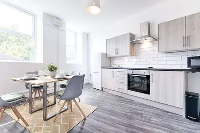 Image de 2-Bed Apt • Kitchen • Parking • Ground Floor