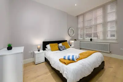 Image de New! Spacious 3 Bedrooms in City Centre w/ Parking