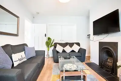 Image de Garden • Off-Road Parking • Smart Tv in Each Room