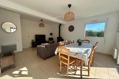 Image de Maison Goh Velenec : terrasse, jardin, proche mer à Port Navalo