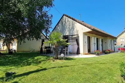 Image de Maison plain pied + jacuzzi 6 personnes 3 chambres avec jardin 600 m²