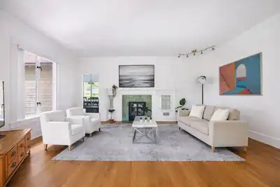 Image de Vancouver Entire House close to downtown Vancouver, Ubc, Airport.