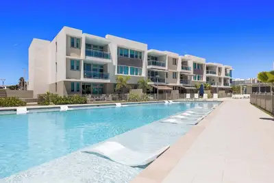 Image de Brisanova | Modern Poolside Retreat - Top Location