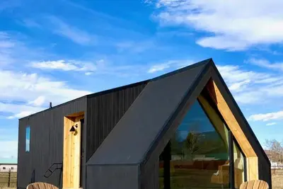 Cozy Luxe Cabin w/Fire Pit & Stunning Views