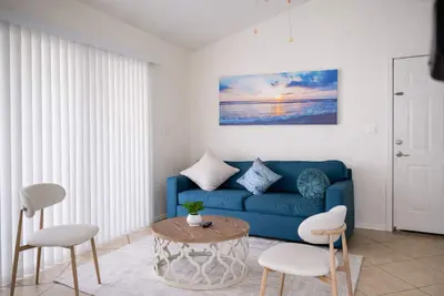 Image de Perfect for Groups: 3 Beds | Sleeps 6+ | Parking: Simple and Quiet