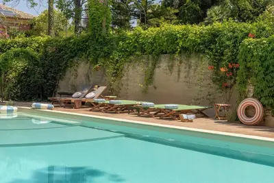 Image de Farm House. Country house with swimming pool. Sleeps 10.