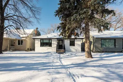 Image de Bright River Heights Home | 3 Bed | 2 Bath |