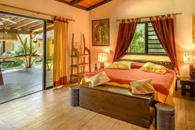 Peaceful 2br Bungalow near beach