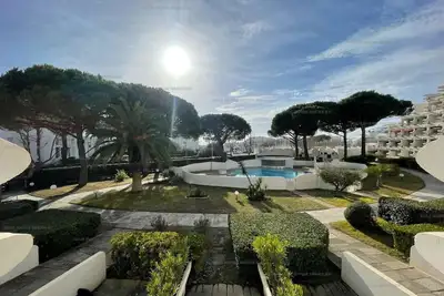 Image de 2 Pièces, Cabine, Vue Piscine, Proche Plage et Commerces