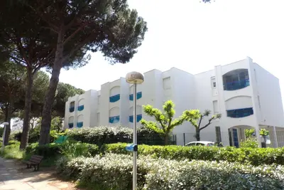 Image de Appartement 2 Pièces Moderne, Centre-Ville, Proche Plage et Commerces