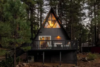 Image de The Needles A-Frame Cabin/Hot Tub Getaway