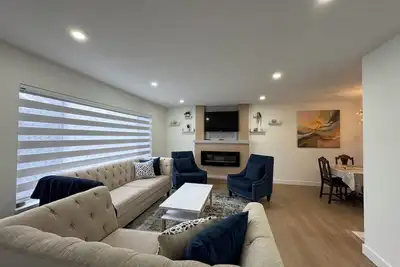Image de Modern 5 Bedroom  6 beds and 3 Bathroom House with River and Mountain view