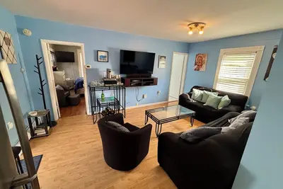 Image de Suburban Comfort w/ Deck, Parking+Easy Nyc Commute