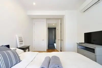 Image de Modern Luxury & Privacy: Spacious 2br/2ba with Sunny Terrace in Prime Brooklyn