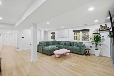 Image de Elegant Springfield Getaway near Washington Dc