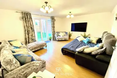 Image de 20%Off | Spacious 4br Contractor Home | Parking