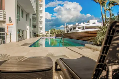 Image de Cozy 2/bed apartment in charming location with Ac and gym at boca de mar Iii
