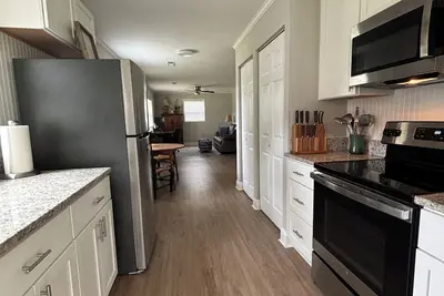 Image de Quiet House on the Marsh, Minutes from Downtown